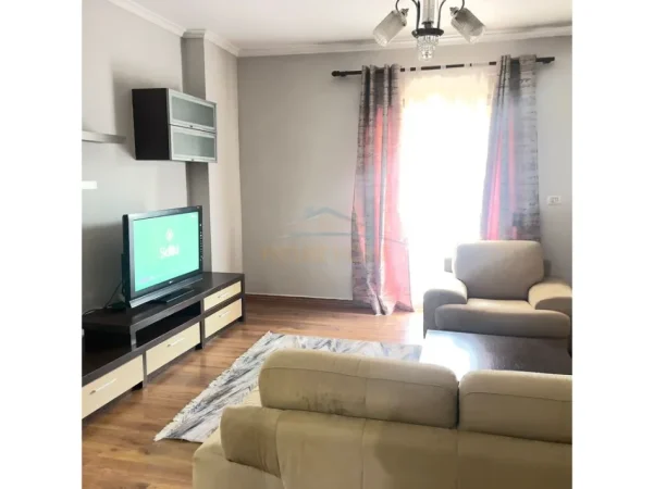 Tirane, jepet me qera apartament 1+1 Kati 4, 83 m² 500 € (Xhanfize Keko)