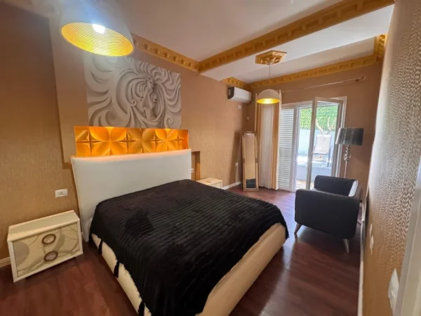 Tirane, jepet me qera apartament 2+1 Kati 0, 140 m² 750 € (Liqeni i Thatë)