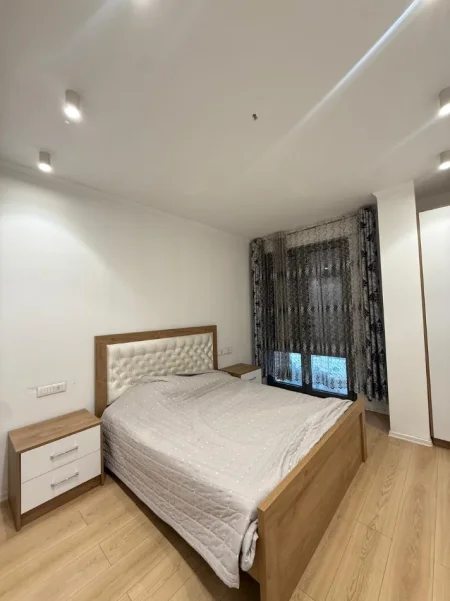 Tirane, jepet me qera apartament 1+1 Kati 2, 70 m² 570 € (Don Bosko)