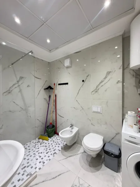 Tirane, jepet me qera apartament 1+1 Kati 2, 70 m² 570 € (Don Bosko)