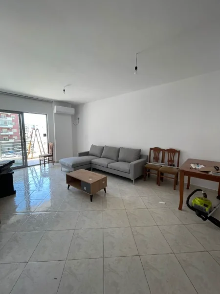 Tirane, jepet me qera apartament 1+1 , 80 m² 400 € (Astir)