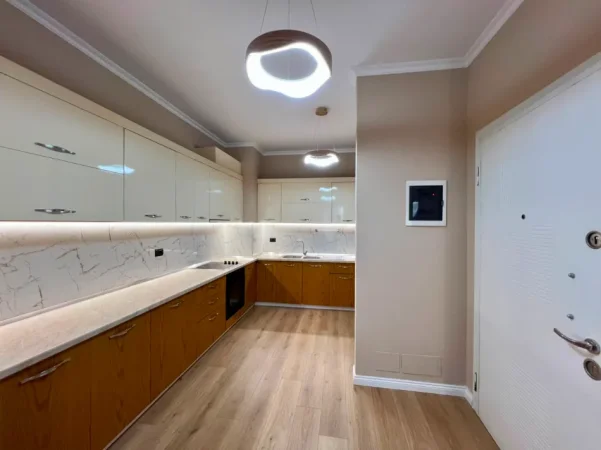 Tirane, jepet me qera apartament 1+1 Kati 2, 85 m² 950 € (Rruga e Kosovarve)