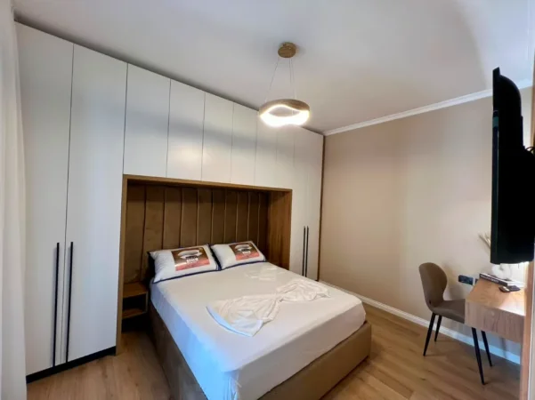 Tirane, jepet me qera apartament 1+1 Kati 2, 85 m² 950 € (Rruga e Kosovarve)