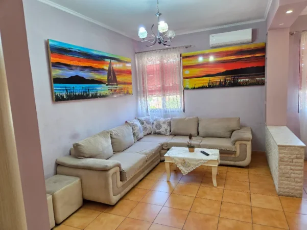 Tirane, jepet me qera apartament 2+1+Aneks+Ballkon Kati 3, 100 m² 450 € (ish fusha e aviacionit)