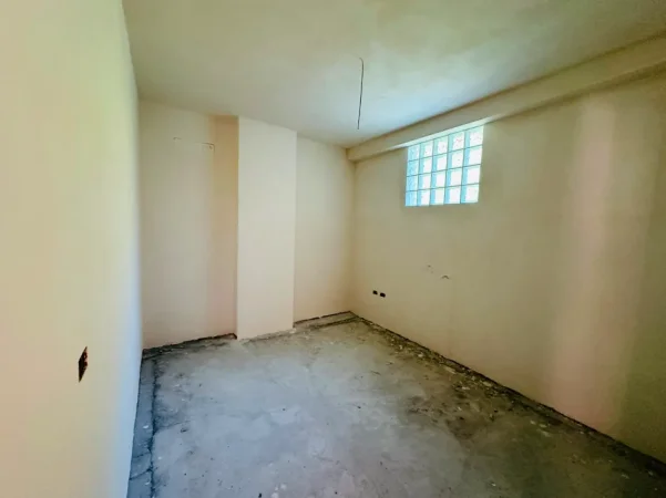 Tirane, shitet apartament 2+1+Ballkon Kati 2, 99 m² 158.000 € (Kopshti Botanik)
