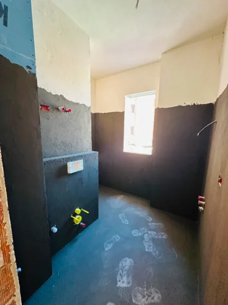 Tirane, shitet apartament 2+1+Ballkon Kati 2, 99 m² 158.000 € (Kopshti Botanik)