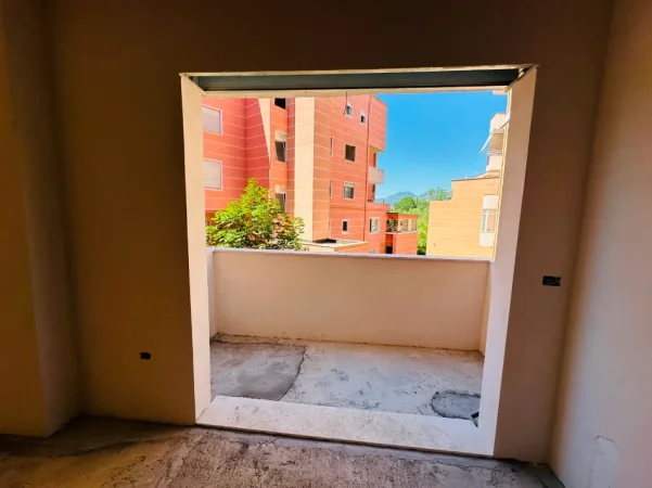 Tirane, shitet apartament 2+1+Ballkon Kati 2, 99 m² 158.000 € (Kopshti Botanik)