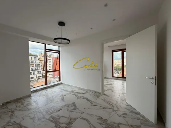Tirane, jepet me qera ambjent biznesi Kati 7, 70 m² 1.200 € (RRUGA E KAVAJES)