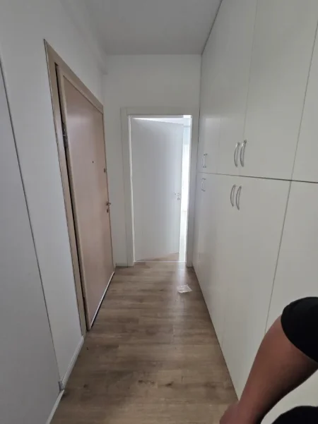 Tirane, shitet apartament 1+1+Ballkon Kati 3, 74 m² 130.000 € (FRESK)