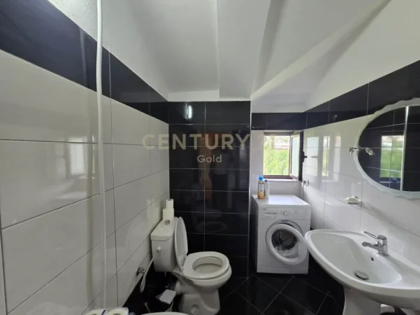 Tirane, jepet me qera apartament 2+1+Ballkon Kati 3, 116 m² 900 € 