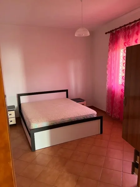 Tirane, jepet me qera apartament 2+1 Kati 1, 100 m² 400 € (Vilat Gjermane)