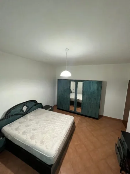 Tirane, jepet me qera apartament 2+1 Kati 1, 100 m² 400 € (Vilat Gjermane)