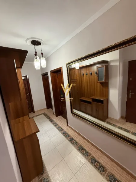 Tirane, jepet me qera apartament 2+1+Ballkon Kati 4, 73 m² 570 € (XHAMIA E TABAKEVE)