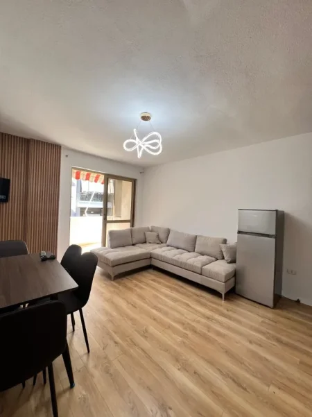 Durres, shitet apartament 1+1+Ballkon Kati 3, 75 m² 98.000 € (Golem, vetëm 100 metra nga deti)