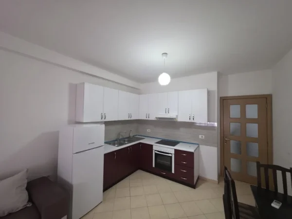 Tirane, jepet me qera apartament 1+1 Kati 6, 60 m² 450 € (Astir)