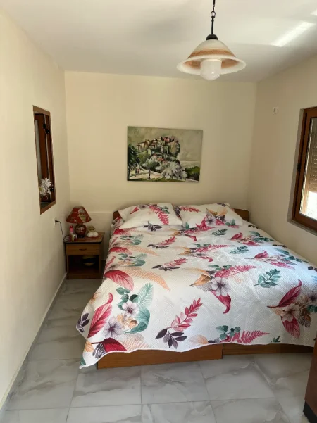 Tirane, jepet me qera apartament 2+1+Aneks+Ballkon Kati 1, 48 m² 450 € (fresku)