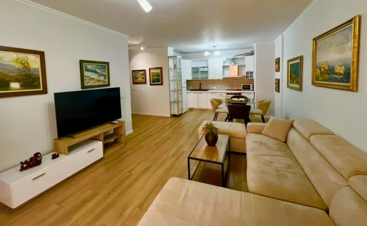 Tirane, jepet me qera apartament 1+1 Kati 6, 80 m² 720 € 