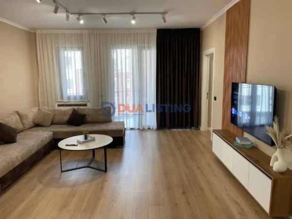 Tirane, jepet me qera apartament 1+1+Aneks+Ballkon Kati 2, 79 m² 950 € (rruga e kosovareve , liqeni artificial)