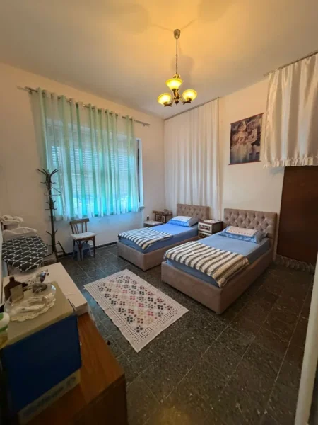 Tirane, jepet me qera apartament 1+1 Kati 2, 65 m² 400 € (Sheshi Karl Topia)