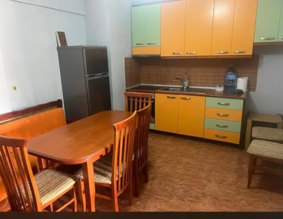 Tirane, jepet me qera apartament 1+1 Kati 3, 70 m² 400 € (Don Bosko)