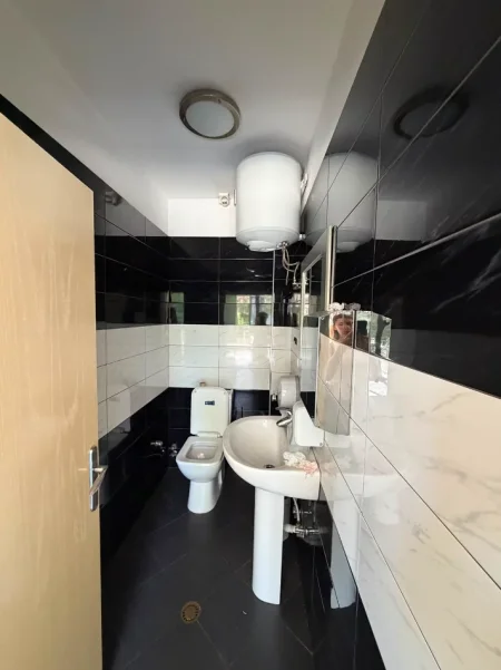 Tirane, shitet ambjent biznesi Kati 0, 68 m² 230.000 € (Don Bosko)