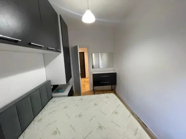 Tirane, jepet me qera Apartament 1+1 Kati 2, 60 m², Çmimi 35.000 Lekë të Reja, në Fresk,Tiranë.