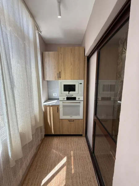Tirane, jepet me qera apartament 1+1 Kati 4, 70 m² 550 € (RRUGA E ELBASANIT)
