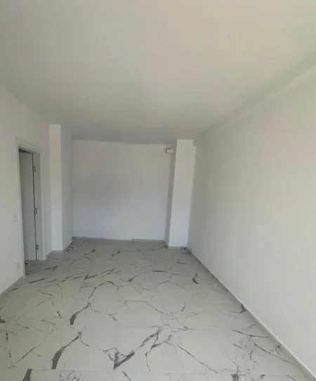 Tirane, jepet me qera zyre Kati 1, 90 m² 444 € (UNIVERS CITY)