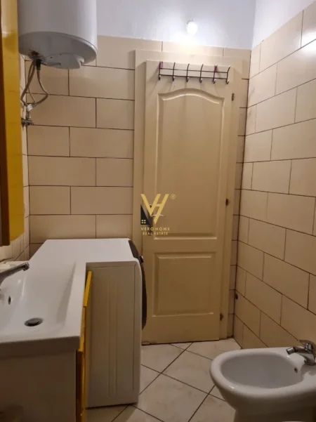 Tirane, jepet me qera apartament 1+1+Ballkon Kati 7, 65 m² 420 € (ASTIR)
