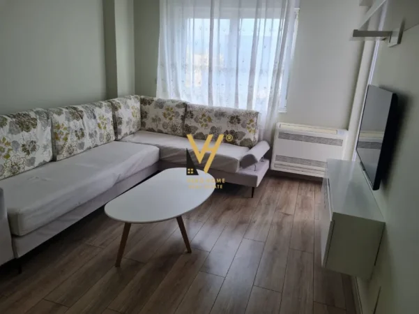 Tirane, jepet me qera apartament 1+1+Ballkon Kati 7, 65 m² 420 € (ASTIR)