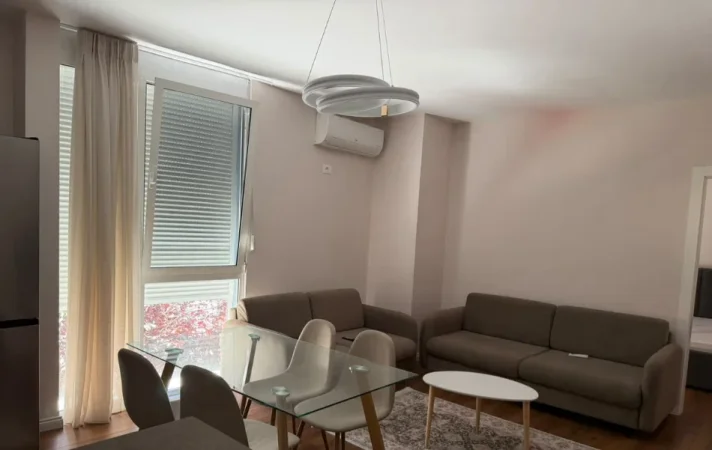 Tirane, jepet me qera apartament 2+1 Kati 2, 67 m² 750 € (QENDER)