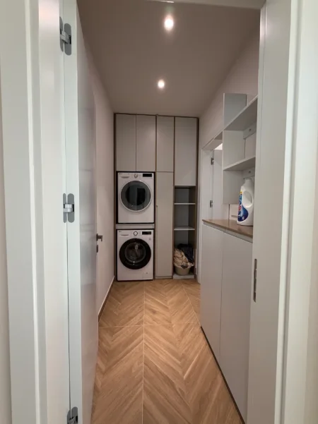 Tirane, shitet Vile , 540 m² 650.000 € (Roses Residence, Farkë e Vogël)