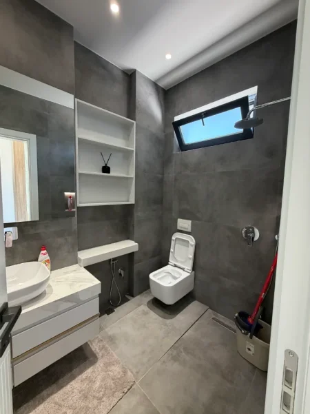 Tirane, shitet Vile , 540 m² 650.000 € (Roses Residence, Farkë e Vogël)