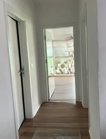 Tirane, shitet apartament 2+1 , 99 m² 161.111 € (KINOBLOCK BENGASI 2006)