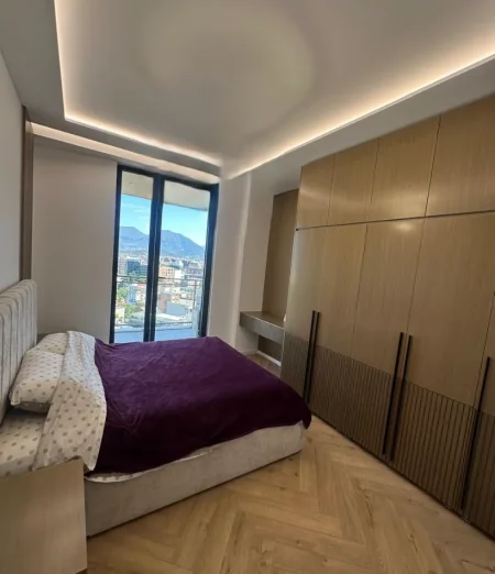Tirane, jepet me qera apartament 1+1 Kati 15, 77 m² 855 € (GOLDEN TOWER)