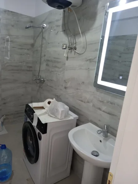 Tirane, jepet me qera apartament 1+1 Kati 8, 65 m² 400 € (Urban Gate Astir)