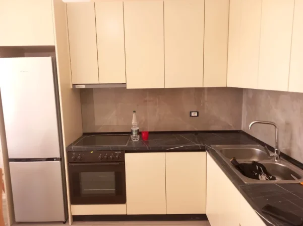 Tirane, jepet me qera apartament 1+1 Kati 8, 65 m² 400 € (Urban Gate Astir)