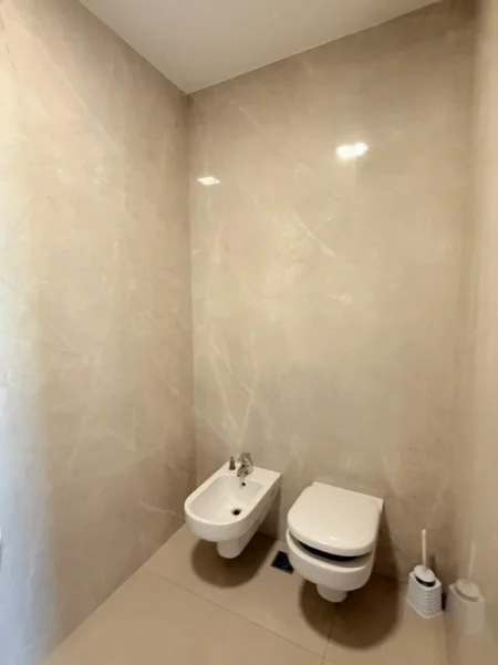 Tirane, jepet me qera zyre Kati 6, 200 m² 2.500 € (delijorgji)