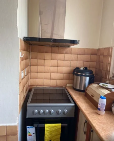 Tirane, jepet me qera apartament 2+1 Kati 5, 70 m² 500 € (Rruga Ferit Xhajko)