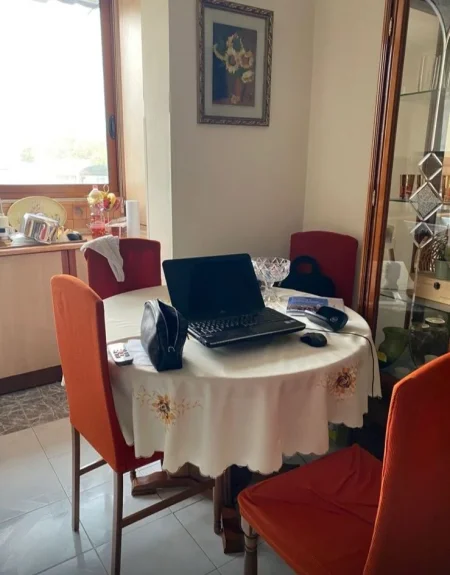 Tirane, jepet me qera apartament 2+1 Kati 5, 70 m² 500 € (Rruga Ferit Xhajko)