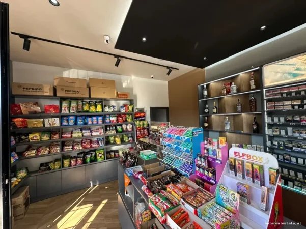 Tirane, jepet me qera ambjent biznesi Kati 0, 40 m² 470 € (oxhaku)