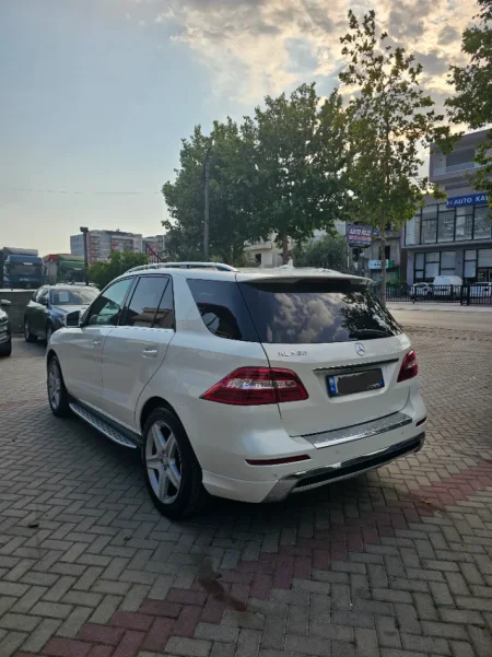 Fier, shes makine Mercedes Nafte, e bardhë automatik Klima 159.000 km 11.500 €
