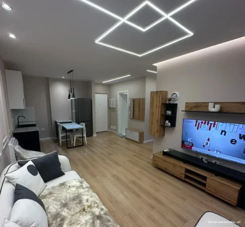 Tirane, jepet me qera apartament 1+1+Ballkon Kati 4, 65 m² 450 € (univers city)