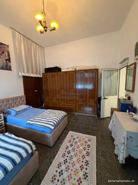 Tirane, jepet me qera apartament 1+1+Ballkon Kati 2, 420 m² 420 € (zogu i zi)