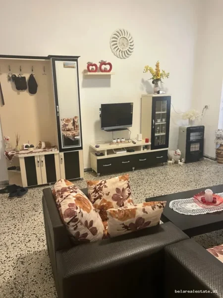 Tirane, jepet me qera apartament 1+1+Ballkon Kati 2, 420 m² 420 € (zogu i zi)