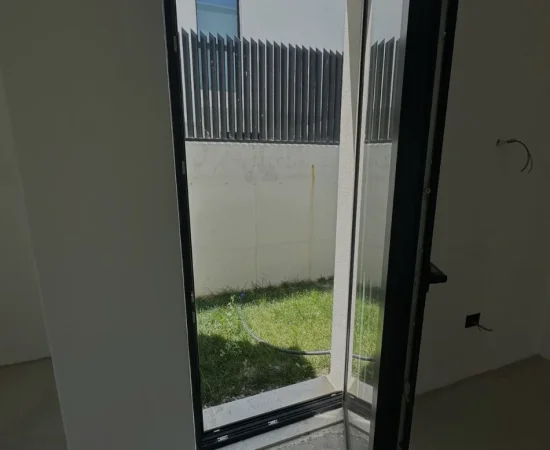 Tirane, shitet Vile Vile 3 Katshe Kati 0, 225 m² 750.000 € (LIQENI I THATE)