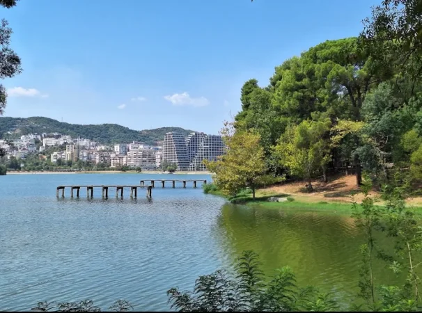 Tirane, shitet apartament 2+1 Kati 2, 105 m² 210.000 € (Liqeni I thate)
