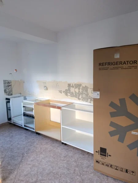 Tirane, jepet me qera apartament 2+1 Kati 5, 75 m² 600 € (21 Dhjetori)
