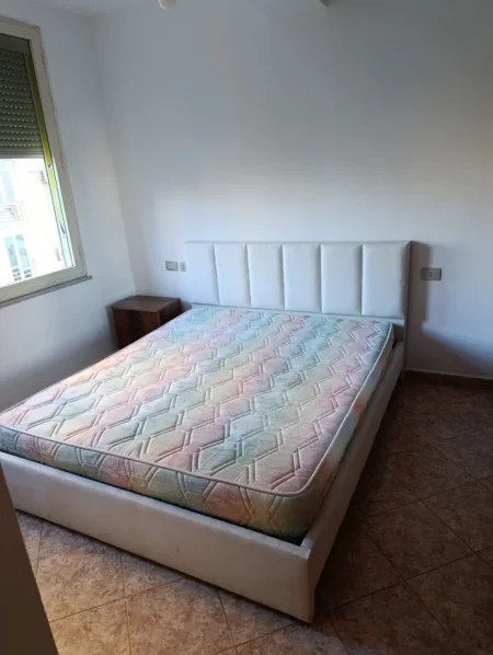 Tirane, jepet me qera apartament 2+1 Kati 5, 75 m² 600 € (21 Dhjetori)