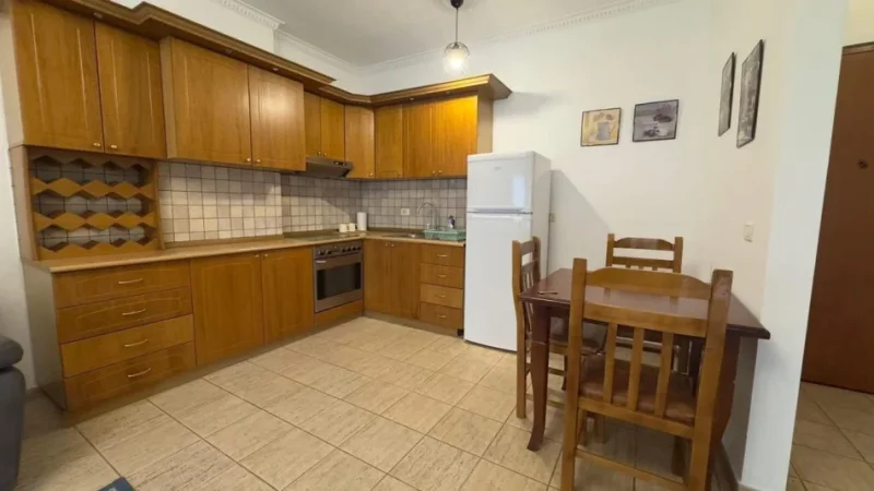 Tirane, jepet me qera apartament 1+1 Kati 3, 70 m² 650 € (Skanderbeg Square)